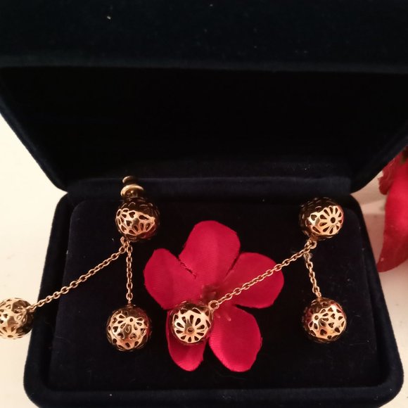 🎁 FREE GIFT INCLUDED 🎁 Gold Tone Fashion Jewelry Earrings Ball & Chain - Picture 4 of 7